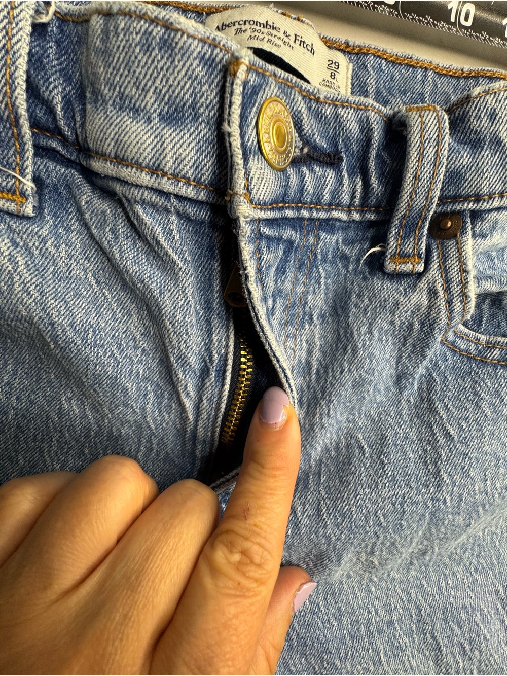 Abercrombie & Fitch ‘90s Straight Mid Rise Jeans Size 29/8L - Picture 7 of 12